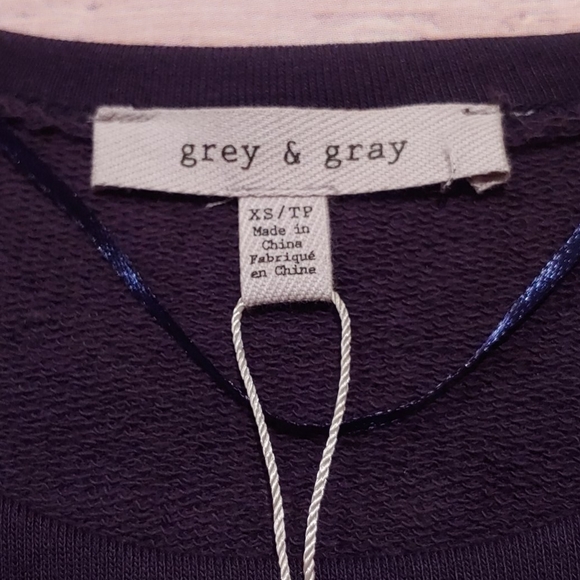 NWT Navy Bell Sleeve Grey & Gray Top - XS - Picture 3 of 4